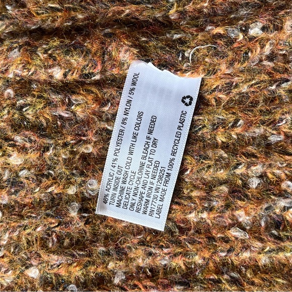 Knit Universal Thread Cardigan - Picture 3 of 5